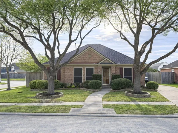 1864 Silent Shore Ct, League City, TX 77573