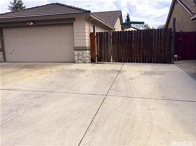 3rd image of 2502 River Cove Dr