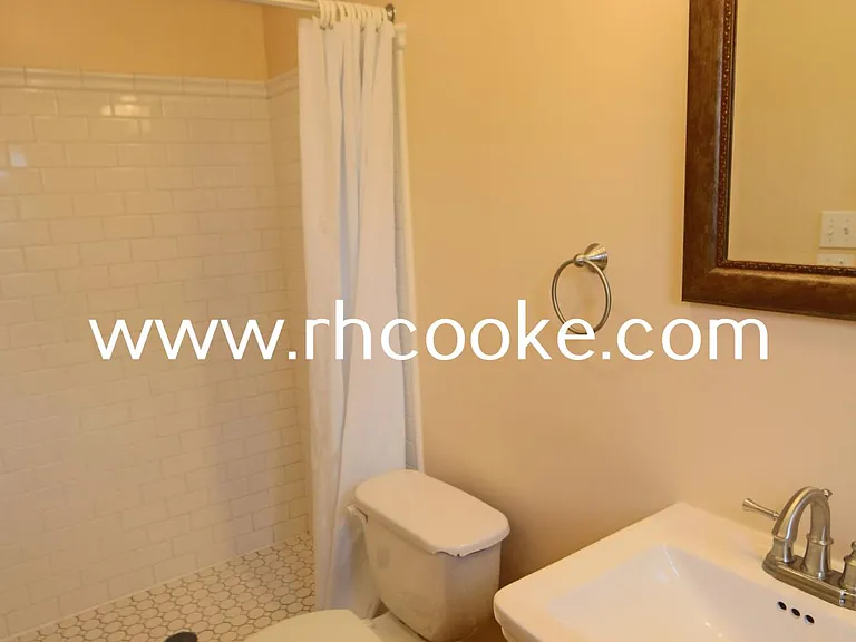 719 W Maxwell Ave — Photo 14