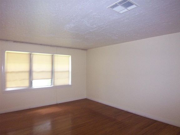 2nd image of 790 Parson Dr