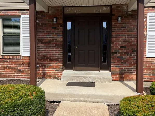 1863 High Sun Dr, Florissant, MO 63031