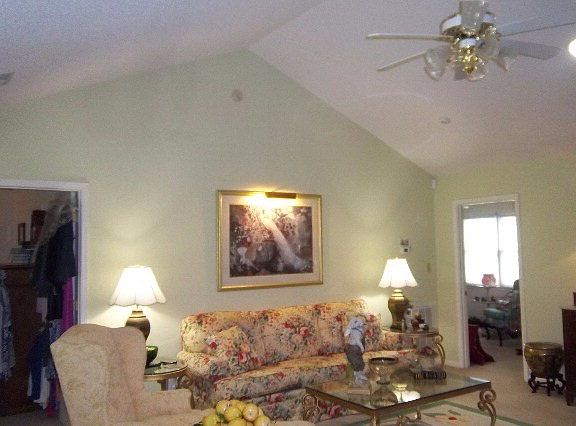 3rd image of 322 Hidden Creek Cir