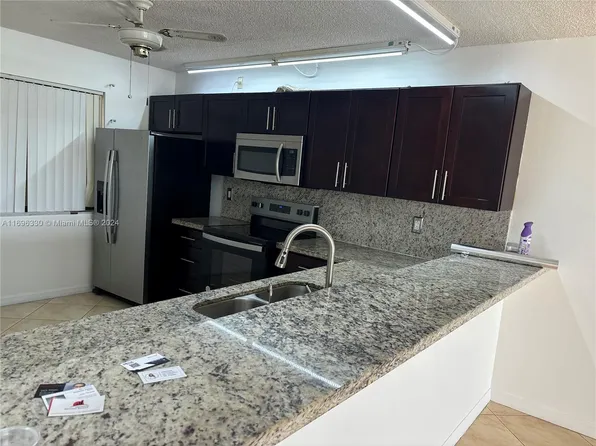 8020 Hampton Blvd APT 303, North Lauderdale, FL 33068