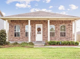 2316 N Village Ct, Gretna, LA 70056