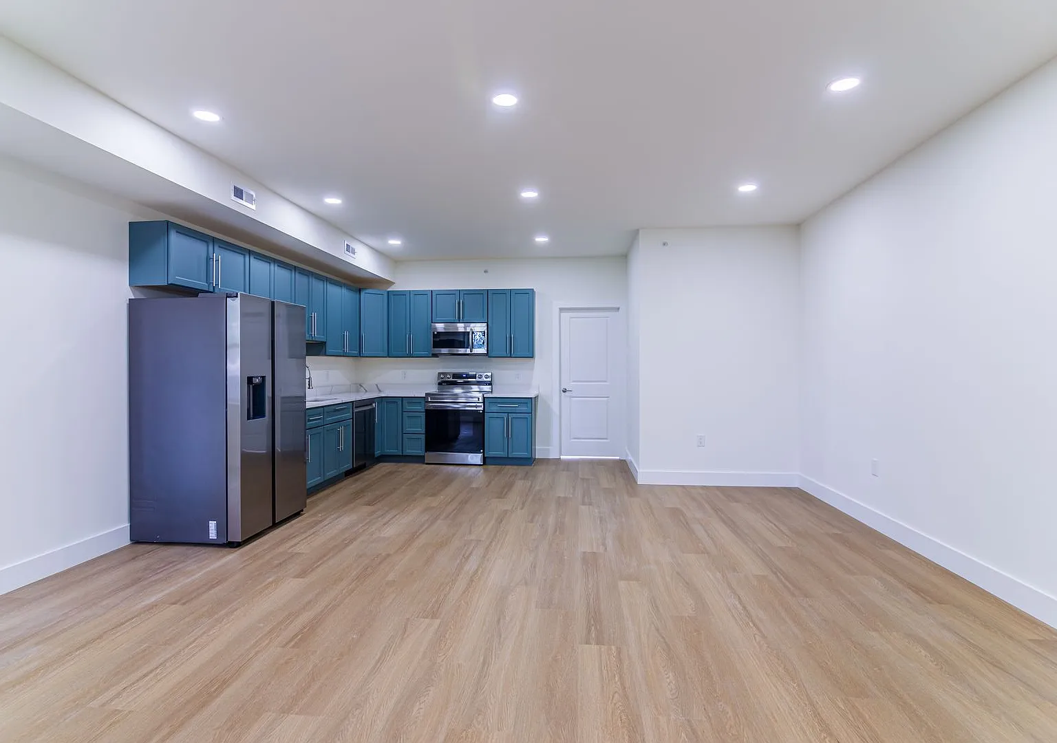 3956 Parrish St — Photo 3