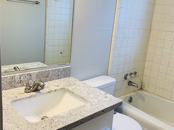 5th image of 1835 Wilde Oak Cir #B