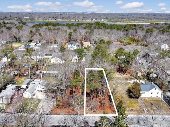 144 Riverside Avenue, Flanders, NY 11901