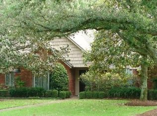 207 Savoy St, Sugar Land, TX 77478