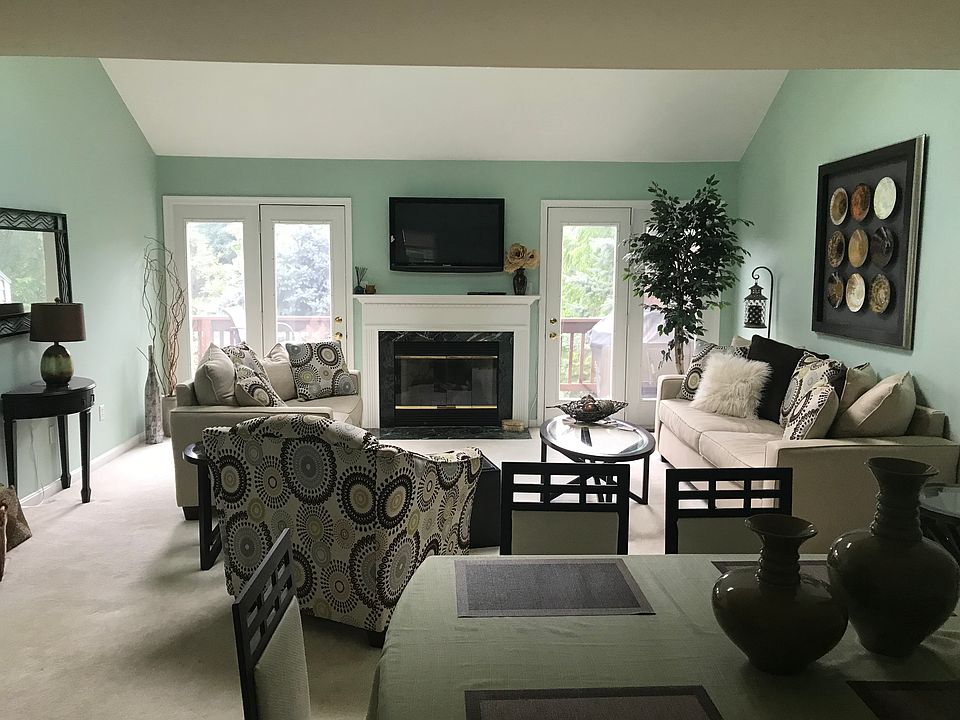 1st image of 1046 Country Hill Dr