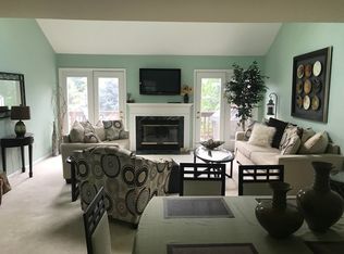 1046 Country Hill Dr, Harrisburg, PA 17111