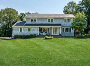 7 Donovan Dr, Cold Spring Harbor, NY 11724