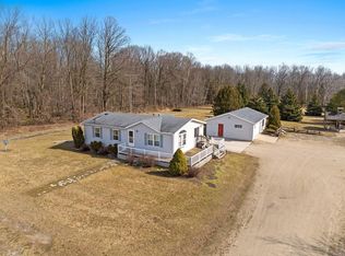 6439 Range Line Rd, Manitowoc, WI 54220