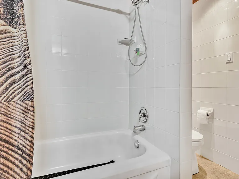 239 Oakview Ave — Photo 17