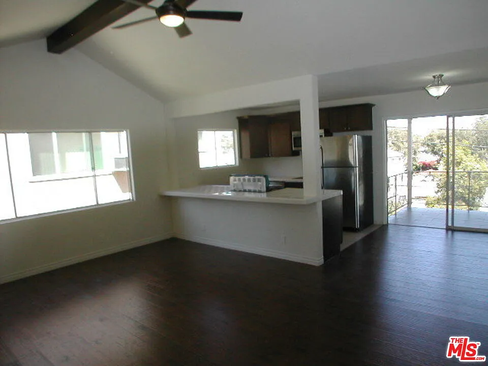 2 bed, 1.5 bath, 1100 sqft, $2,875 — Photo 4