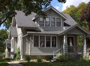 1913 N 83rd St, Wauwatosa, WI 53213