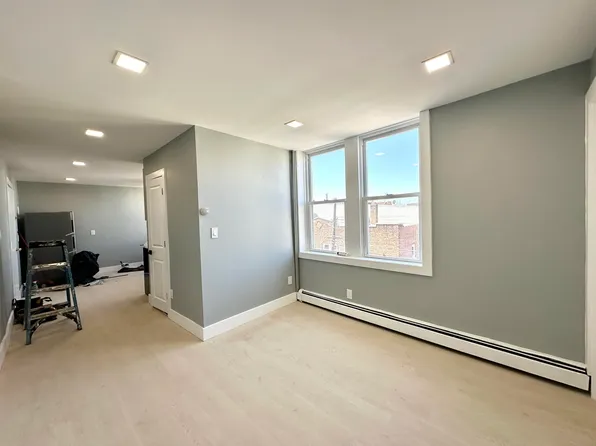 12 Grant Avenue image 4 of 9