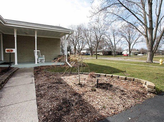 2nd image of 837 S Munroe Cir S