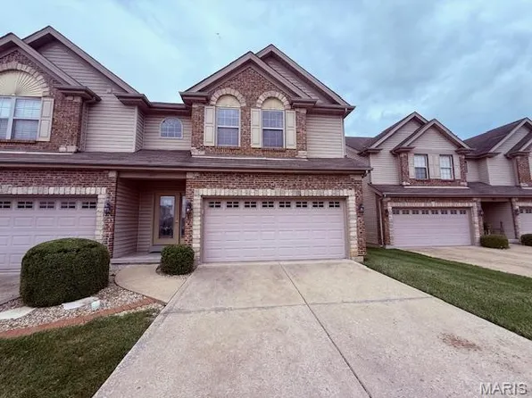 205 Prominence Ln, Lake Saint Louis, MO 63367