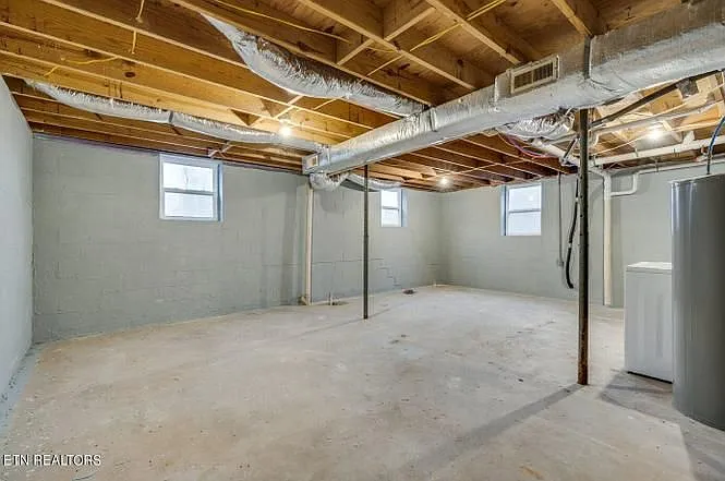 1724 Boone Cir — Photo 22
