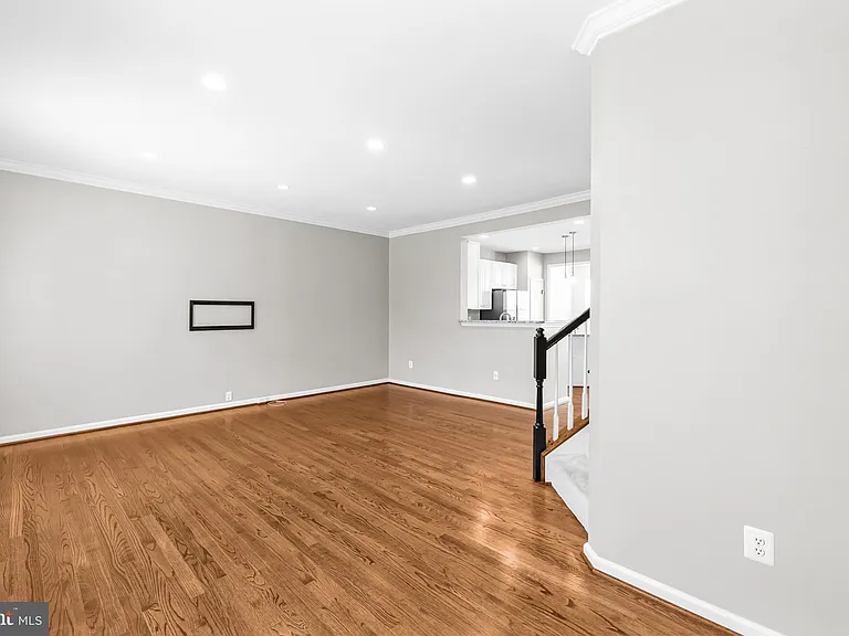 5011 Waple Ln — Photo 35