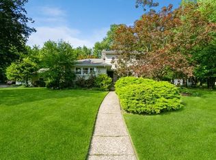 9 Malcolm Ct, Tenafly, NJ 07670