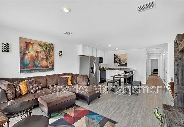 6825 Sunbeam Cir — Photo 4