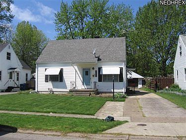 1st image of 966 Warwick Dr