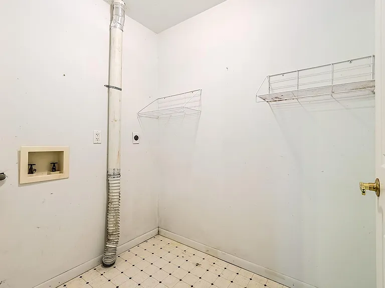 8 Vick Rd — Photo 26