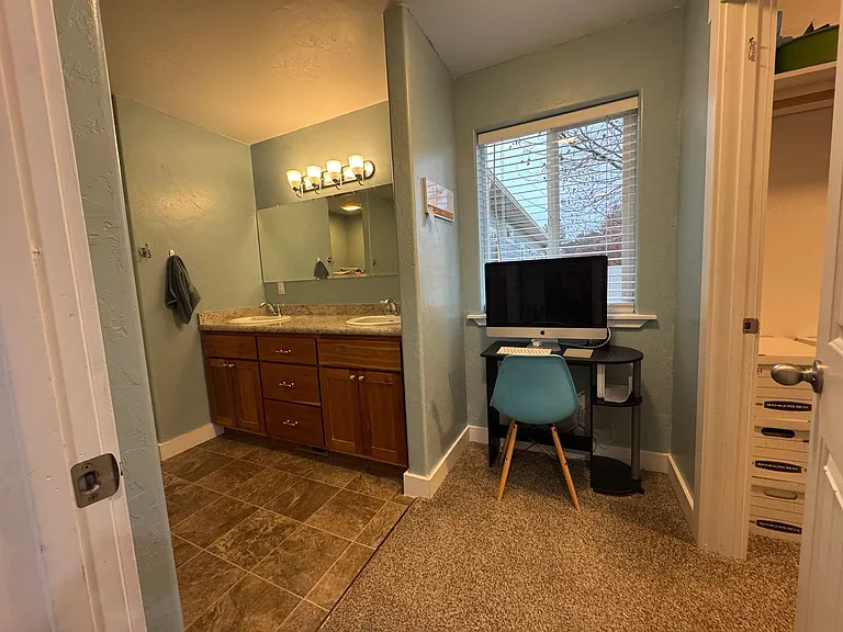 1705 E Glacier St — Photo 12