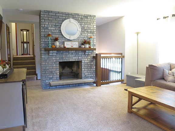 2nd image of 6253 Capitan Dr SE