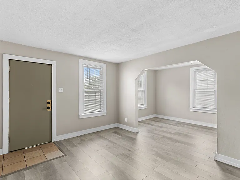 315 Averill Ave — Photo 14
