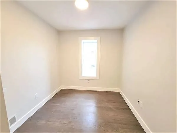 173 Godwin Ave — Photo 1