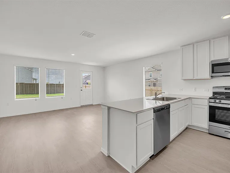 2528 Willkomen Way — Photo 3