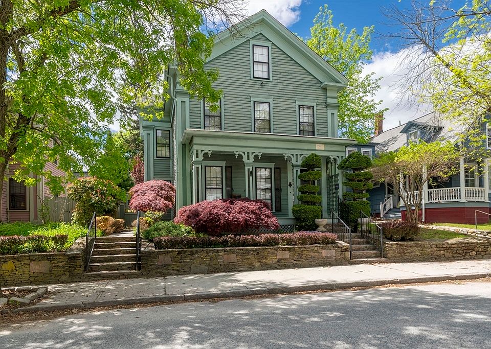 1st image of 12 Crown St