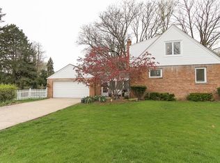 201 South Pkwy, Schaumburg, IL 60070