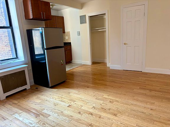 2nd image of 623 W 204th St #3G