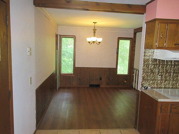 3rd image of 104 Shady Ln