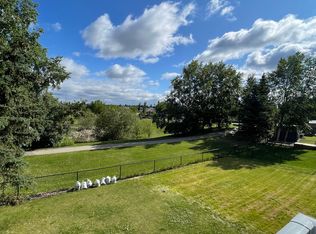 1020 Barnes Way SW, Edmonton, AB T6W1E4