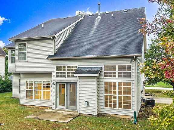 3rd image of 9201 Eminence Ct