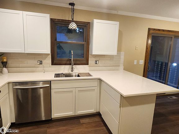 3rd image of 1164 Columbine Cir