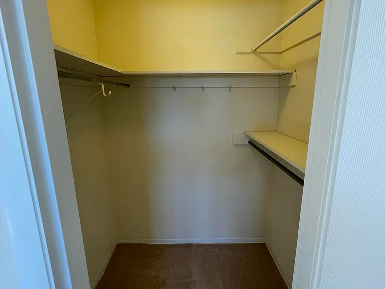 135 Kent Dr — Photo 11