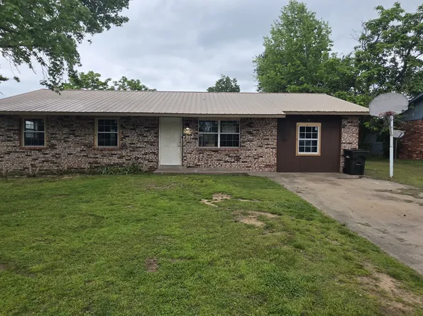 1306 E Walnut St, Fort Gibson, OK 74434