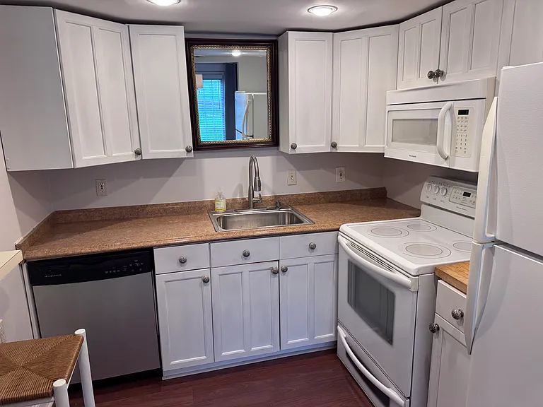112 Yardley Cmns — Photo 11