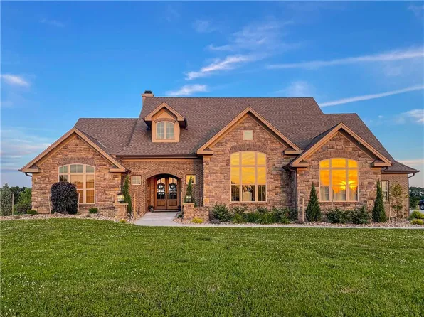 8521 W 116th Hwy, Gower, MO 64454