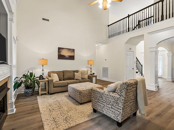 4th image of 2309 Saint Andrews Dr