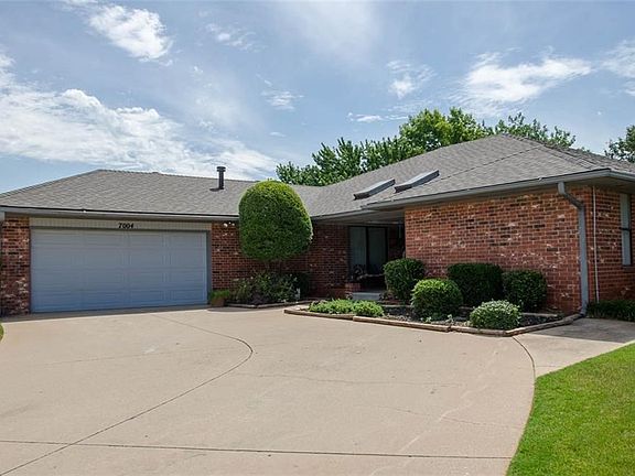 Two car garage, and roof replaced in last two years!