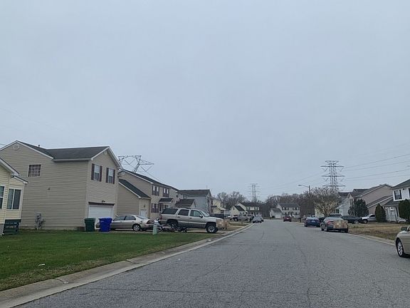 4th image of 803 Walnut Park Dr