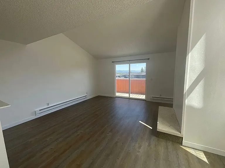 2161 Eastview Pl — Photo 5
