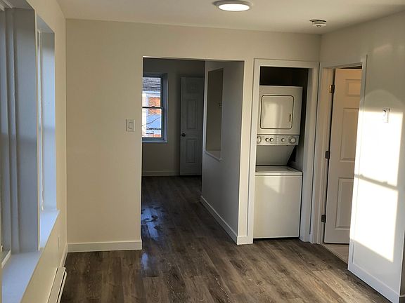 4th image of 251 Bridge St #1078246