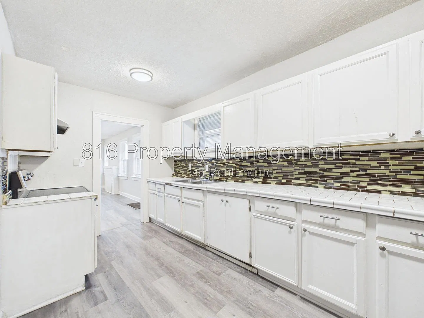 2 bed, 1.0 bath, 704 sqft, $1,150 — Photo 1